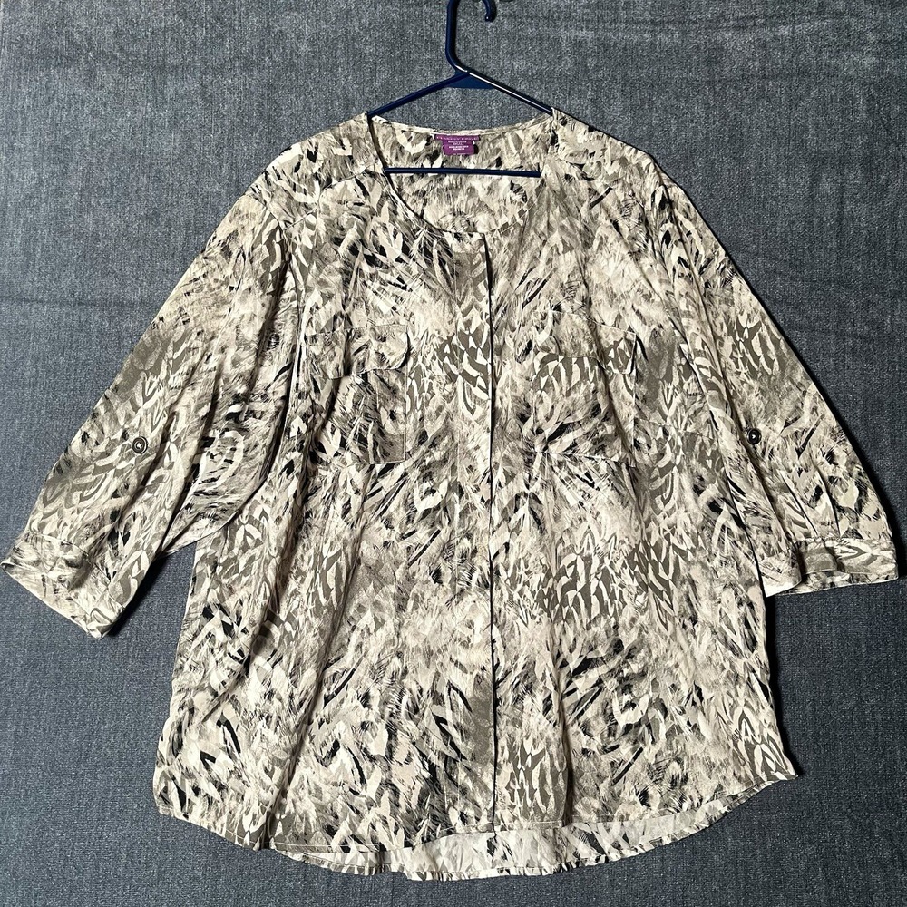 Beverly Drive Womens Plus 20-22W Abstract V-Neck 3/4 Sleeve Woven Blouse